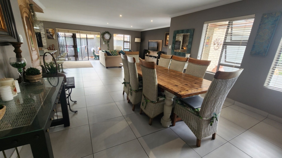 3 Bedroom Property for Sale in Seemeeu Park Western Cape